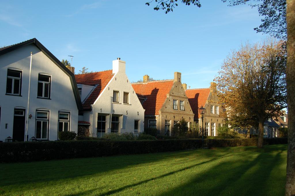 Hotel Graaf Bernstorff Schiermonnikoog Exterior foto