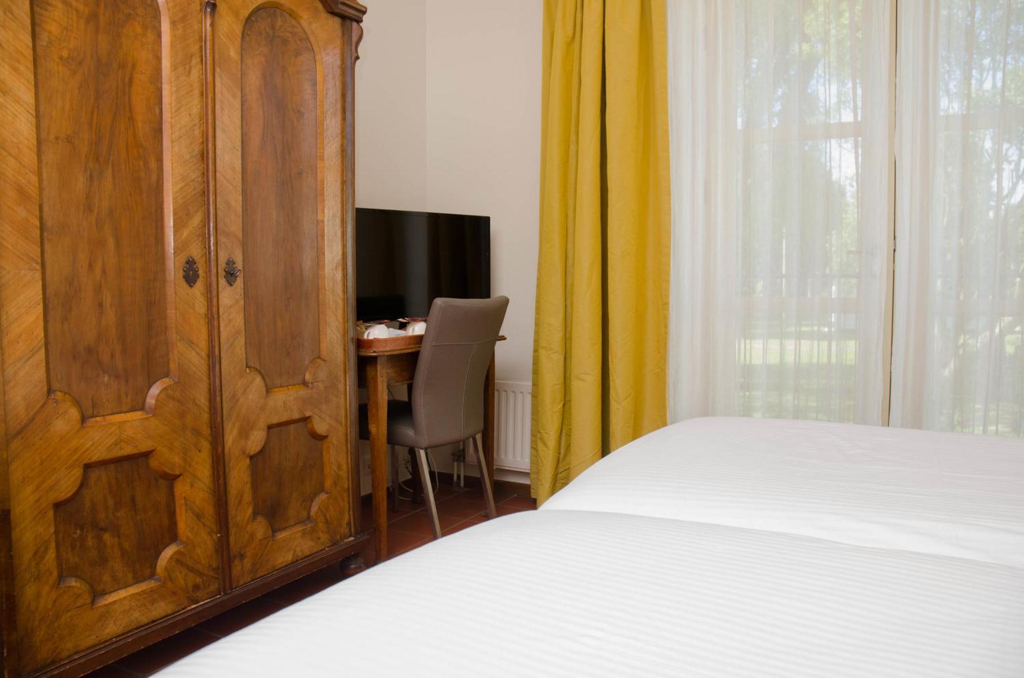 Hotel Graaf Bernstorff Schiermonnikoog Habitación foto