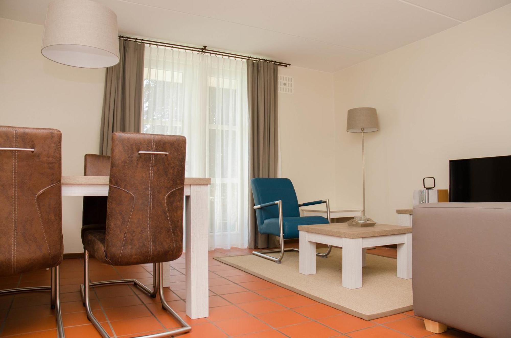 Hotel Graaf Bernstorff Schiermonnikoog Habitación foto